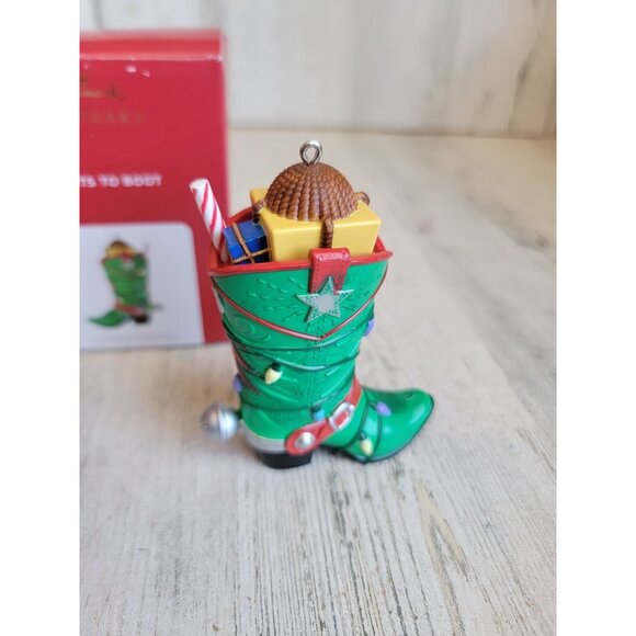 Hallmark lights to boot ornament Xmas Cowboys - Picture 5 of 6